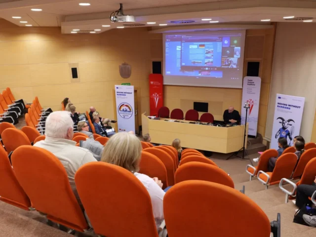 P1001583